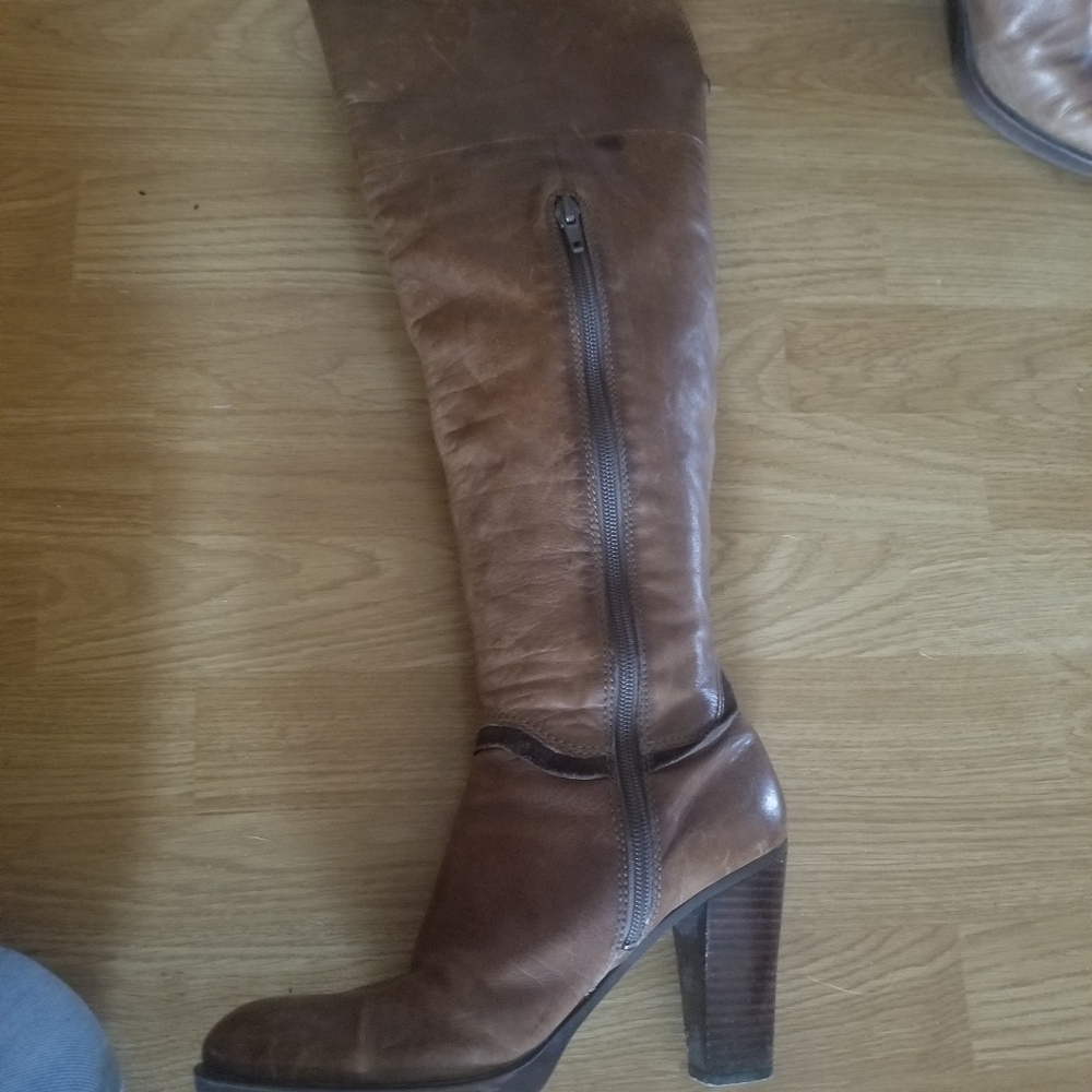 Heeled Boot - Picture 5 of 8